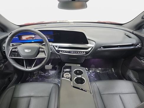 Certified 2024 Cadillac Lyriq Luxury AWD/4WD image 9