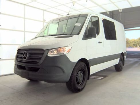 Used 2022 Mercedes-Benz Sprinter 2500 image 3