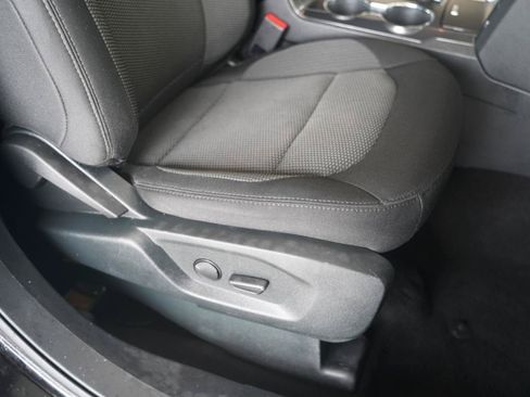 Used 2019 Ford Explorer XLT w/ Equipment Group 201A AWD/4WD image 32