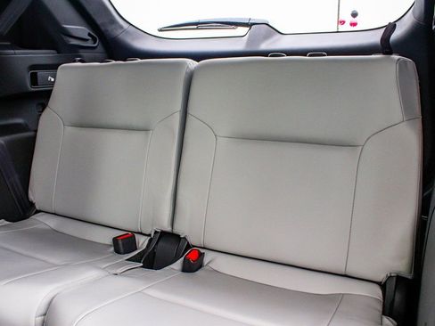 New 2025 Mitsubishi Outlander SE image 36