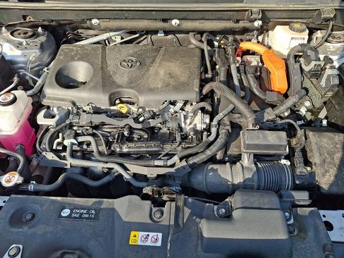 Used 2025 Toyota RAV4 XLE AWD/4WD image 27