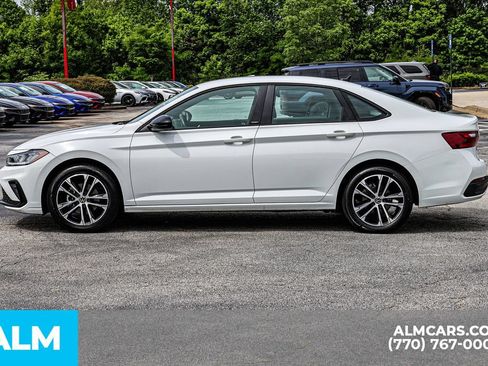 Used 2025 Volkswagen Jetta Sport FWD image 8