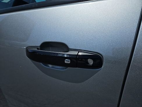 Used 2025 Chevrolet Silverado 2500 ZR2 w/ Technology Package AWD/4WD image 10