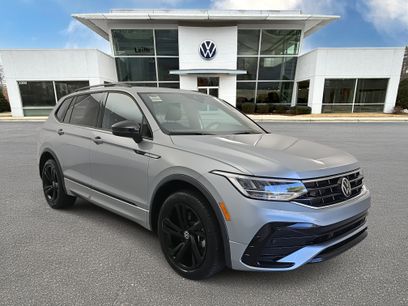Certified 2023 Volkswagen Tiguan SE R-Line