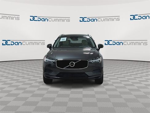 Used 2020 Volvo XC60 T5 Momentum image 3