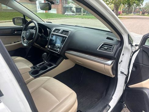 Used 2018 Subaru Outback 2.5i Limited AWD/4WD image 5