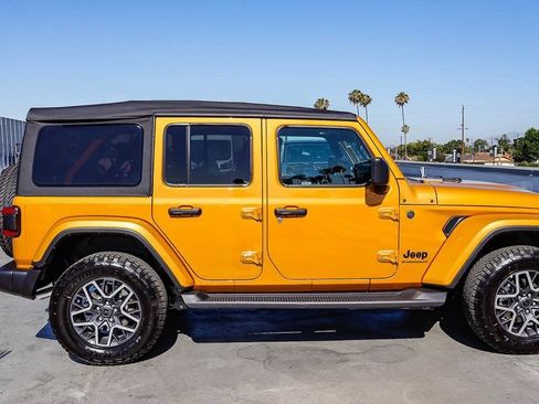 New 2026 Jeep Wrangler Unlimited Sahara AWD/4WD image 13