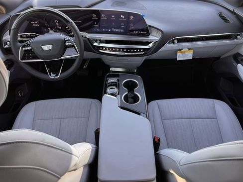 New 2026 Cadillac Lyriq Signature Luxury image 9