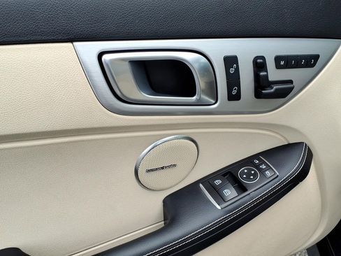 Used 2015 Mercedes-Benz SLK 350 image 4