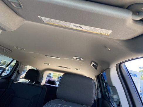 Used 2022 GMC Acadia SLE w/ Driver Convenience Package image 29