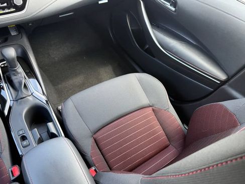 Used 2025 Toyota Corolla SE FWD image 19