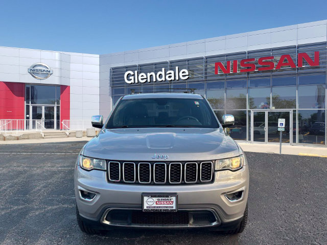 Used 2017 Jeep Grand Cherokee Limited w/ Trailer Tow Group IV AWD/4WD image 2