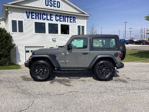 Used 2019 Jeep Wrangler Sport AWD/4WD image 3