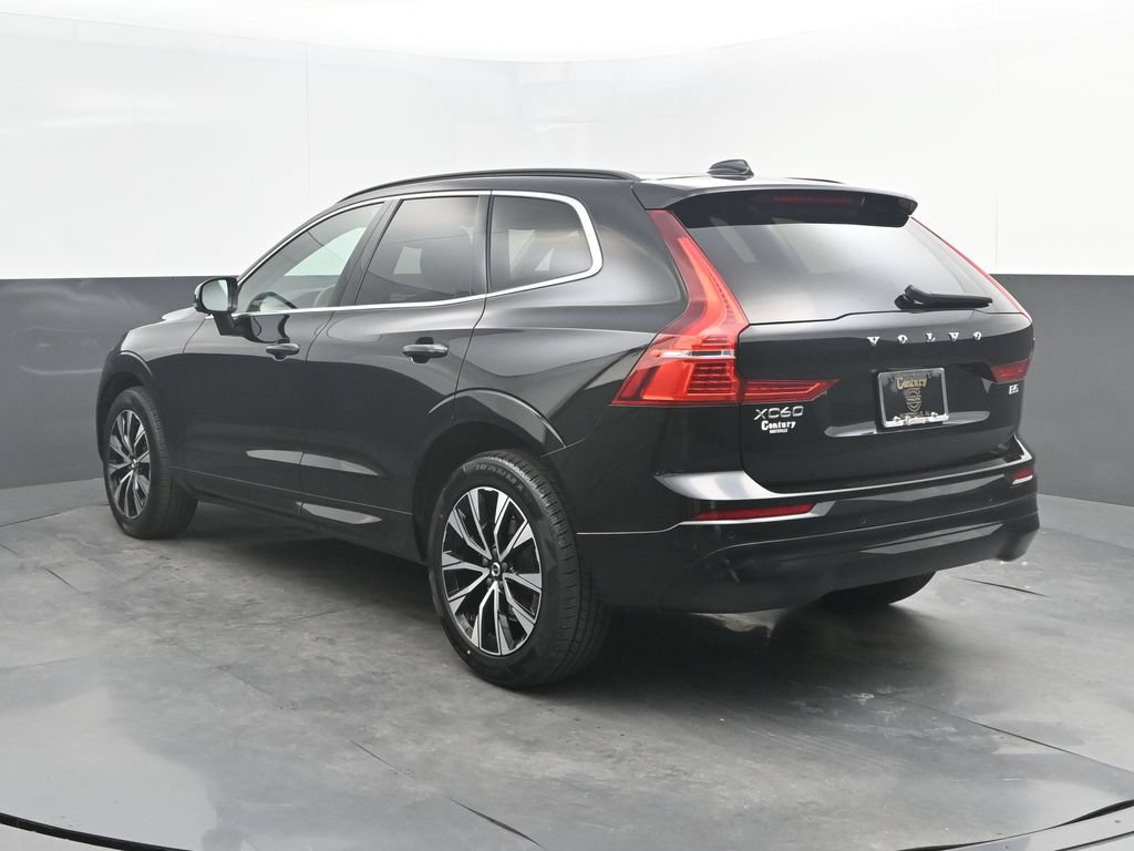 Used 2023 Volvo XC60 B5 Core w/ Climate Package FWD image 3