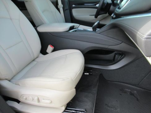 Used 2020 Buick Enclave Premium w/ Surround and Sites Package image 9