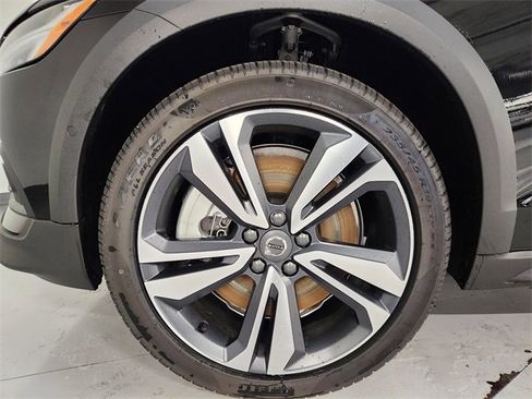 New 2026 Volvo V60 B5 Cross Country Plus w/ Protection Package Premier image 8