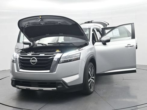 Used 2023 Nissan Pathfinder Platinum AWD/4WD image 50