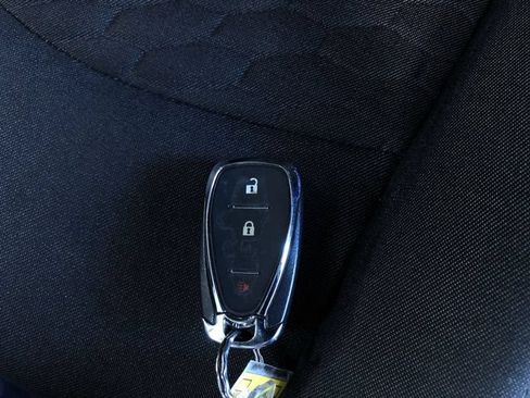 Used 2018 Chevrolet Equinox LT FWD image 32