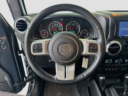 Used 2017 Jeep Wrangler Unlimited Sahara w/ Quick Order Package 24E Chief AWD/4WD image 13