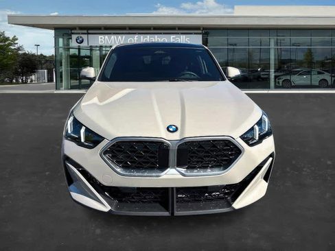 Used 2026 BMW X2 xDrive28i w/ Technology Package AWD/4WD image 2