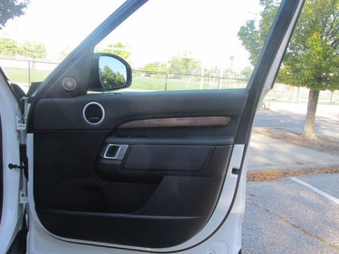 Used 2018 Land Rover Discovery HSE image 80