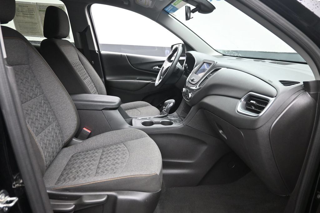 Used 2024 Chevrolet Equinox LT AWD/4WD image 9