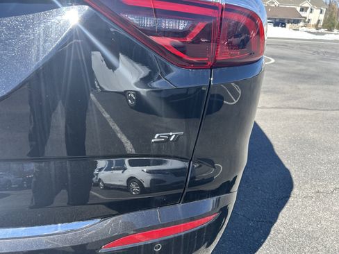 Certified 2022 Buick Enclave Essence w/ Experience Buick Package image 7