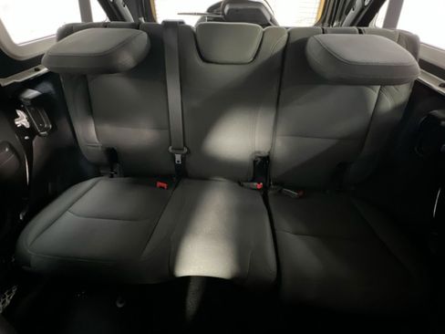 Used 2019 Jeep Wrangler Unlimited Sport S image 5