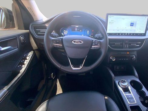 Certified 2025 Ford Escape Platinum AWD/4WD image 6