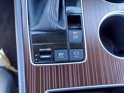 Certified 2023 Toyota Sienna LE FWD image 20