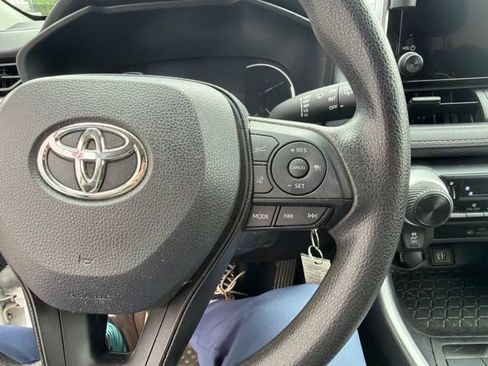 Used 2024 Toyota RAV4 LE AWD/4WD image 24