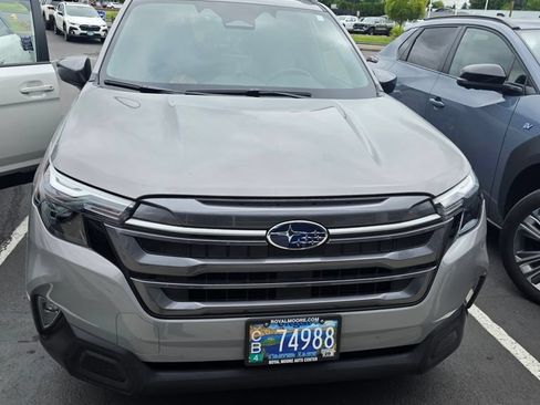 Certified 2025 Subaru Forester Premium AWD/4WD image 1