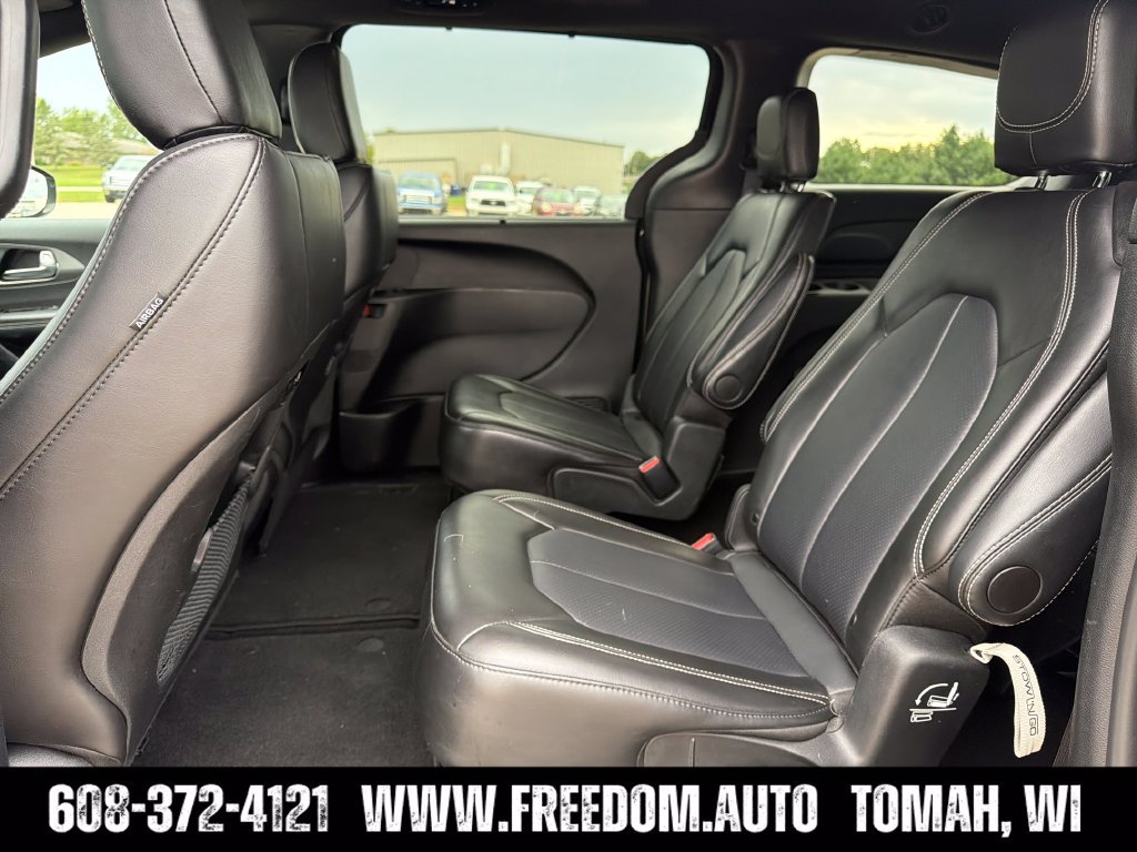 Used 2025 Chrysler Pacifica Select FWD image 28