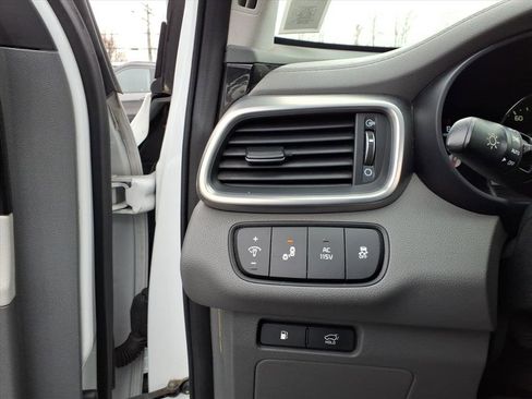 Used 2017 Kia Sorento SX image 27