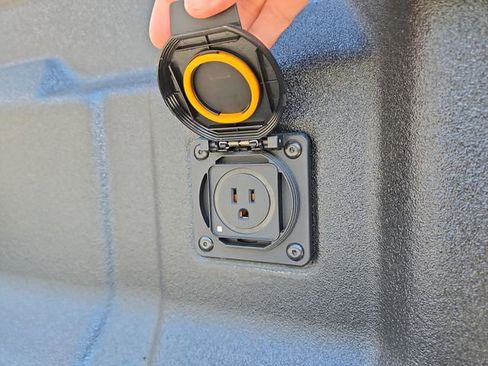 New 2026 GMC Canyon Elevation w/ Convenience Package image 33