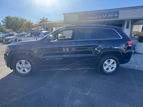 Used 2016 Jeep Grand Cherokee Laredo w/ Quick Order Package 23E image 3