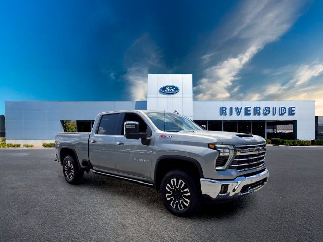 Used 2025 Chevrolet Silverado 2500 LTZ w/ LTZ Plus Package AWD/4WD image 1