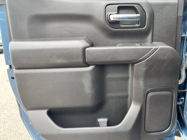 Used 2024 Chevrolet Silverado 1500 Custom Trail Boss w/ Turbomax Blackout Package AWD/4WD image 24