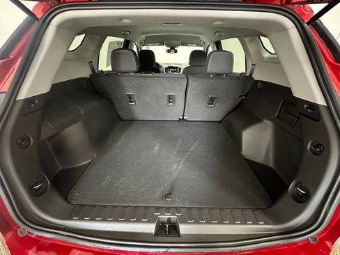 Used 2024 GMC Terrain SLE image 20