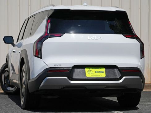 Used 2026 Kia EV9 Wind AWD/4WD image 6