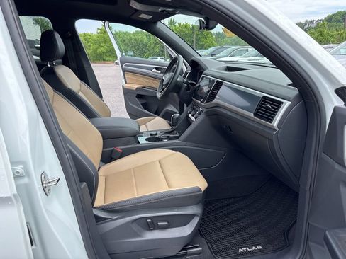 Used 2021 Volkswagen Atlas Cross Sport SEL AWD/4WD image 23