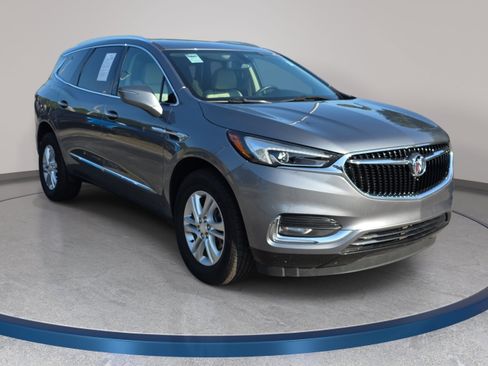 Used 2021 Buick Enclave Essence w/ Sound and Sites Package FWD image 3