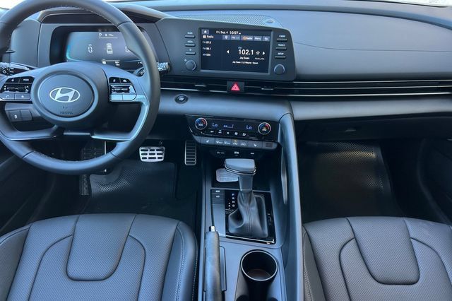 New 2026 Hyundai Elantra SEL Sport FWD image 12