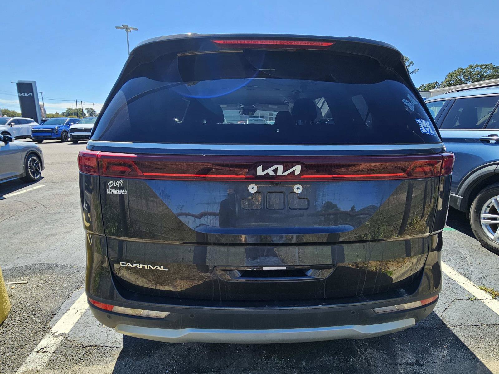 Used 2024 Kia Carnival LX FWD image 10