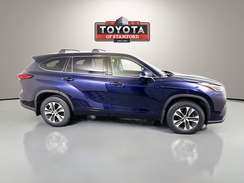Certified 2022 Toyota Highlander XLE image 8