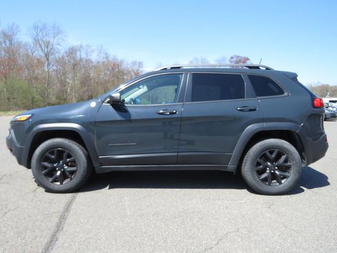 Used 2018 Jeep Cherokee Trailhawk w/ Quick Order Package 27L AWD/4WD image 8
