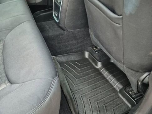 Used 2020 Chrysler 300 Touring w/ Sport Appearance Package image 32