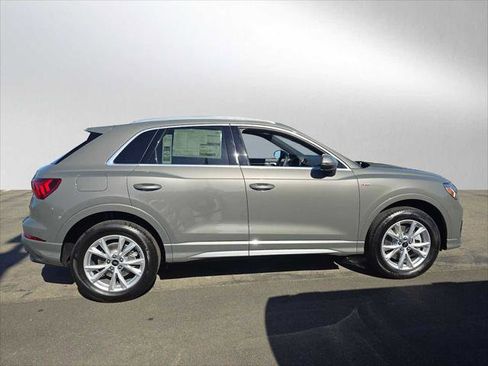New 2025 Audi Q3 2.0T Premium image 2