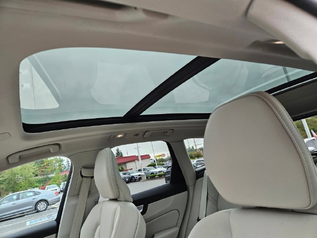 Used 2024 Volvo XC60 B5 Plus w/ Protection Package Premier AWD/4WD image 21