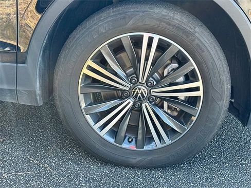 Certified 2024 Volkswagen Tiguan Wolfsburg Edition image 29